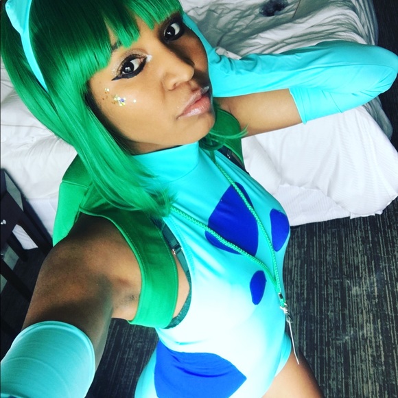 Meet your Posher, Jessica - Picture 2 of 13